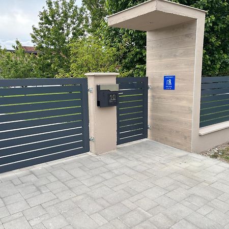 Kod Dide - Entry With Pin 0-24H Appartement Slavonski Brod Buitenkant foto