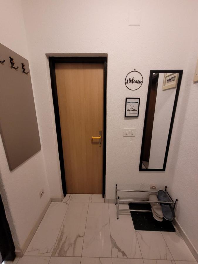 Kod Dide - Entry With Pin 0-24H Appartement Slavonski Brod Buitenkant foto