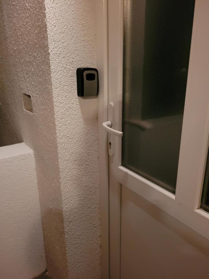 Kod Dide - Entry With Pin 0-24H Appartement Slavonski Brod Buitenkant foto