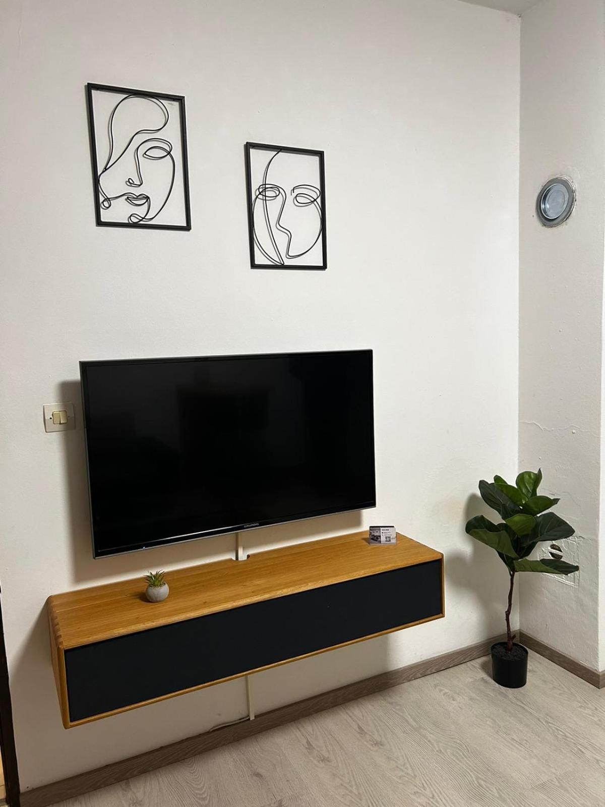 Kod Dide - Entry With Pin 0-24H Appartement Slavonski Brod Buitenkant foto