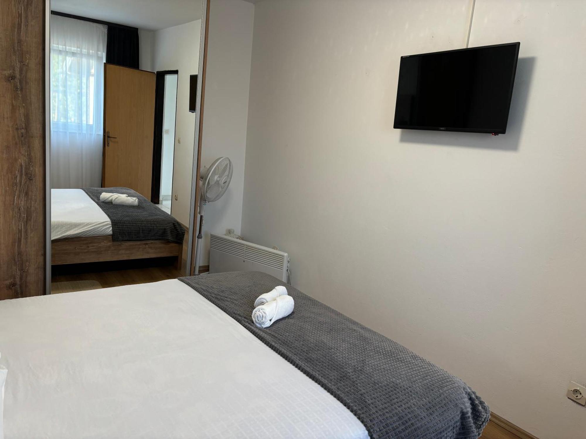 Kod Dide - Entry With Pin 0-24H Appartement Slavonski Brod Buitenkant foto