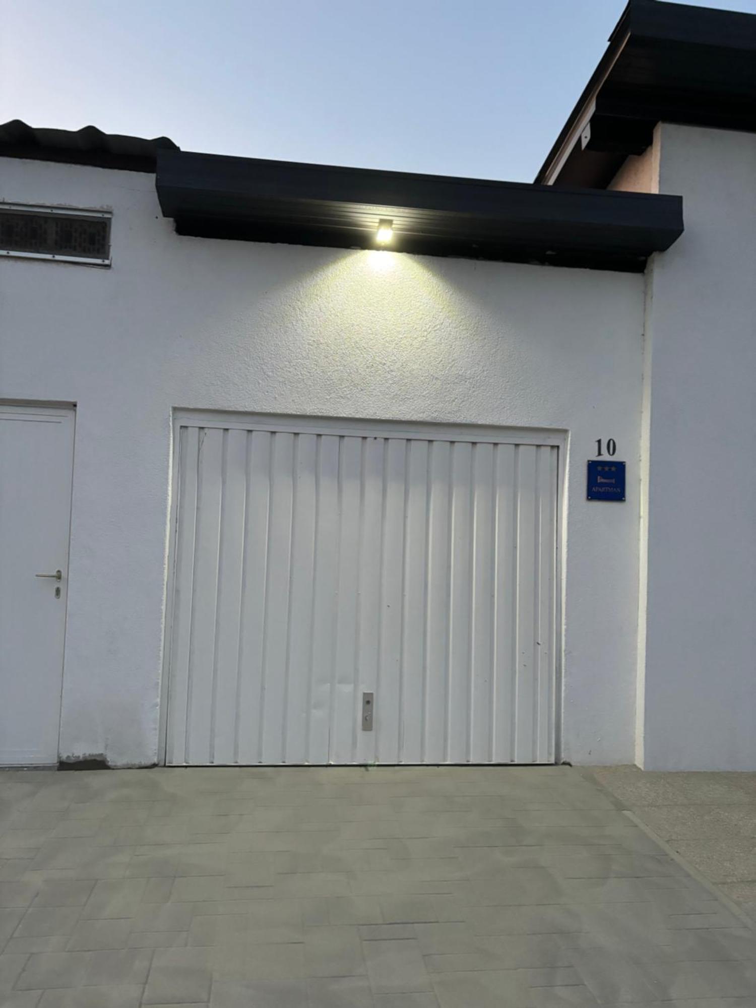 Kod Dide - Entry With Pin 0-24H Appartement Slavonski Brod Buitenkant foto