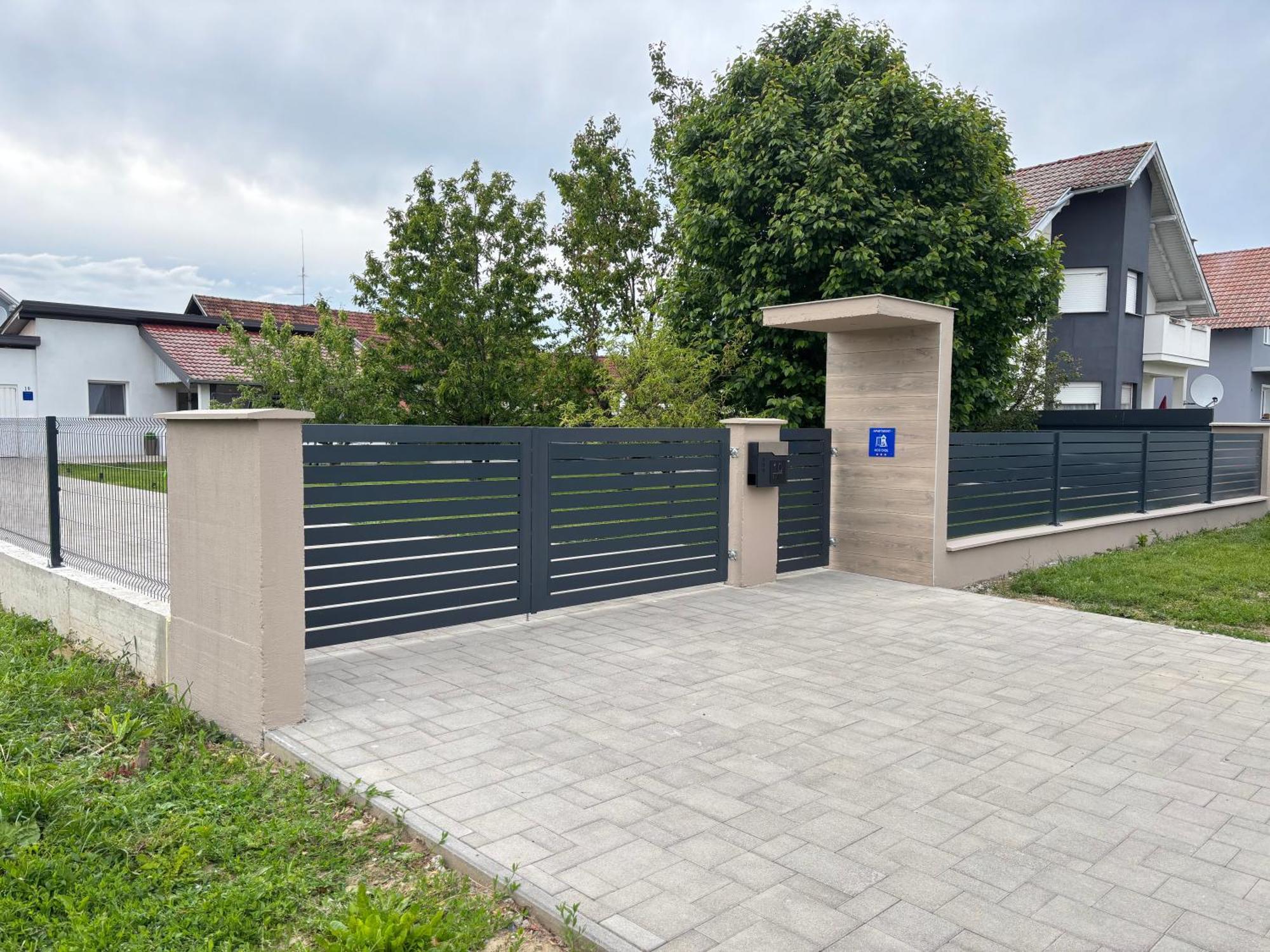 Kod Dide - Entry With Pin 0-24H Appartement Slavonski Brod Buitenkant foto