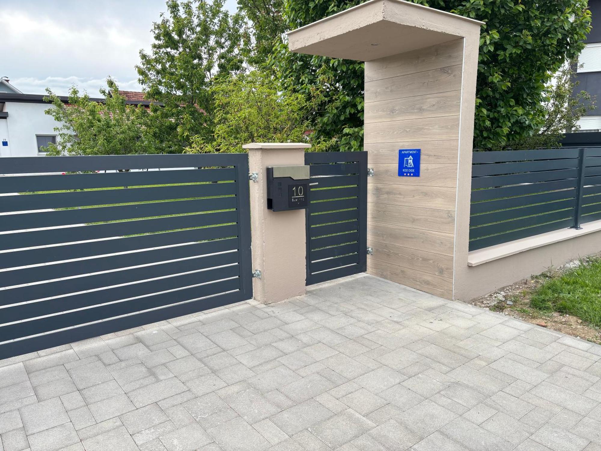 Kod Dide - Entry With Pin 0-24H Appartement Slavonski Brod Buitenkant foto